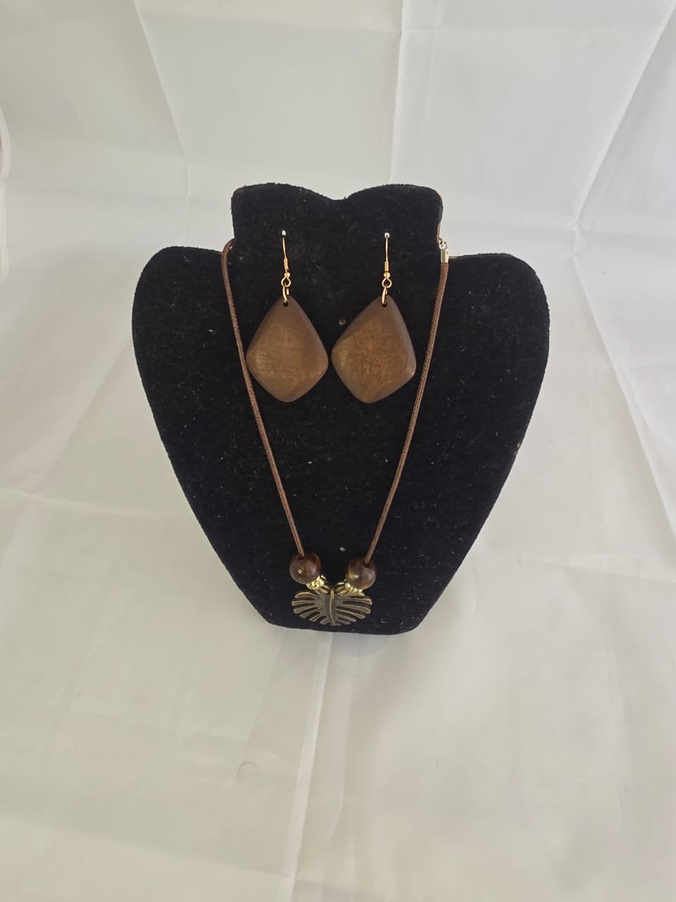 Conjunto Madeira & Folha